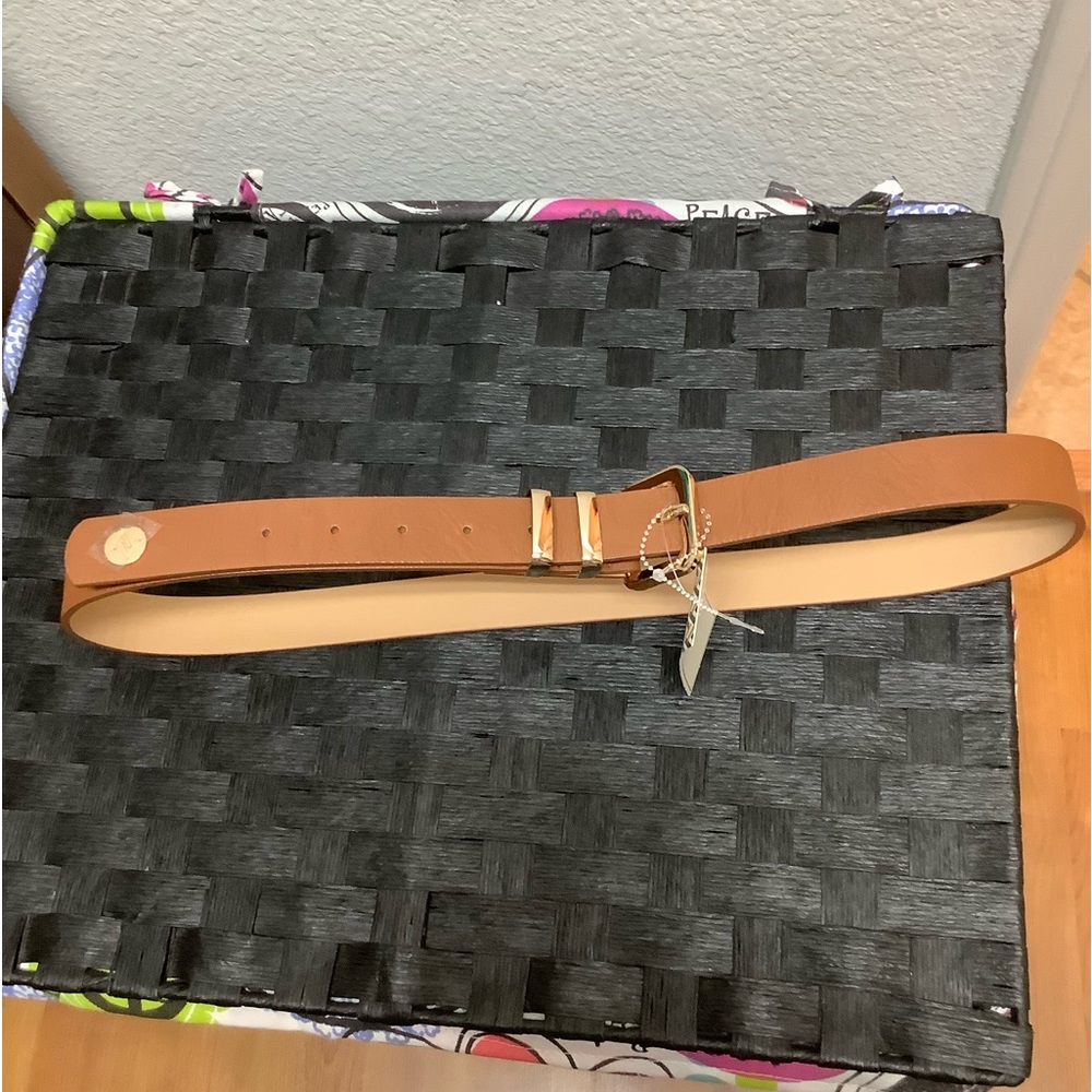 🍁3/$15🍁Adrienne Vittadini Cognac Belt